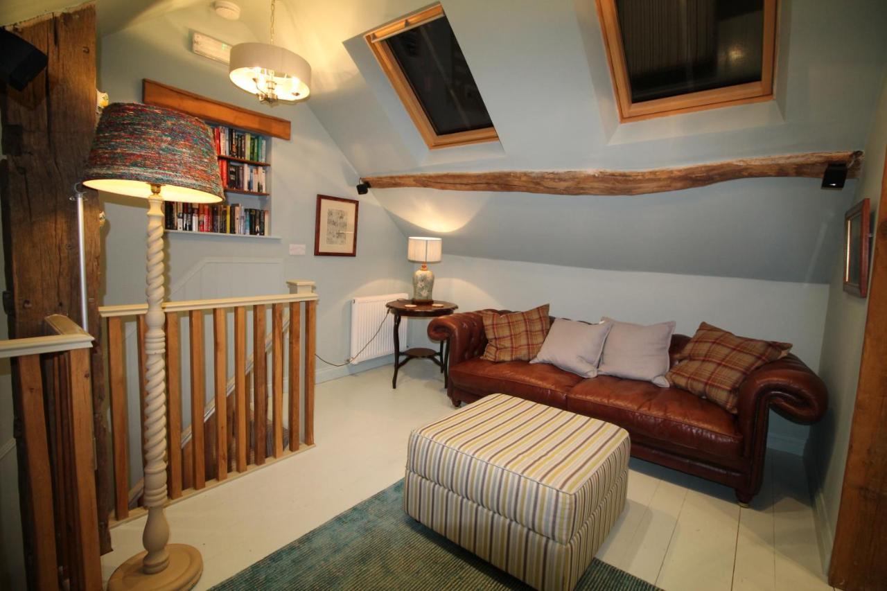 The Coach House Villa Whitby Bagian luar foto