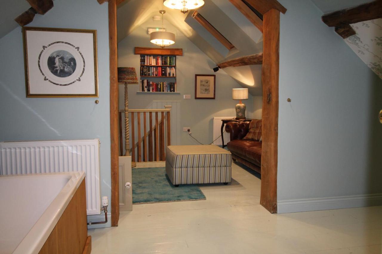 The Coach House Villa Whitby Bagian luar foto