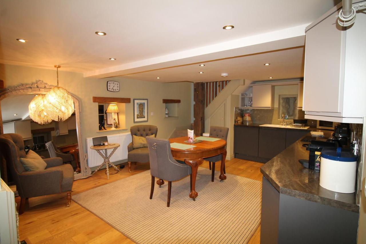 The Coach House Villa Whitby Bagian luar foto