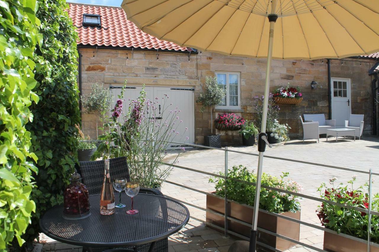The Coach House Villa Whitby Bagian luar foto