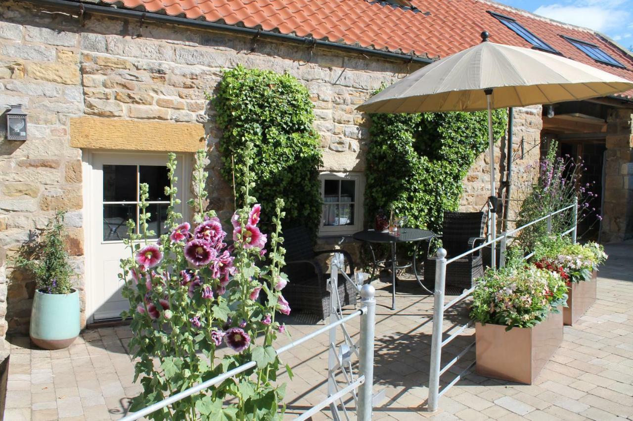 The Coach House Villa Whitby Bagian luar foto