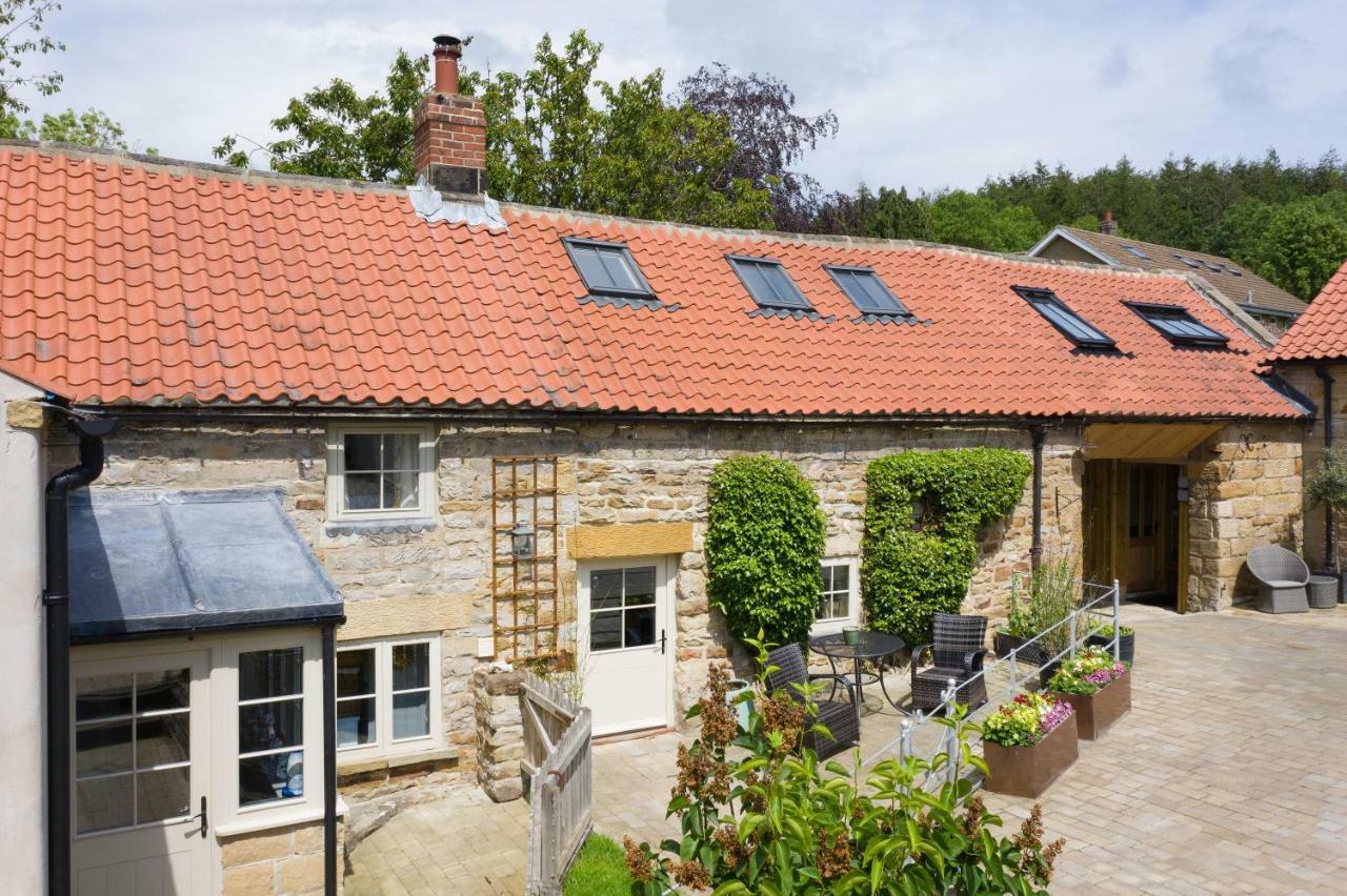 The Coach House Villa Whitby Bagian luar foto