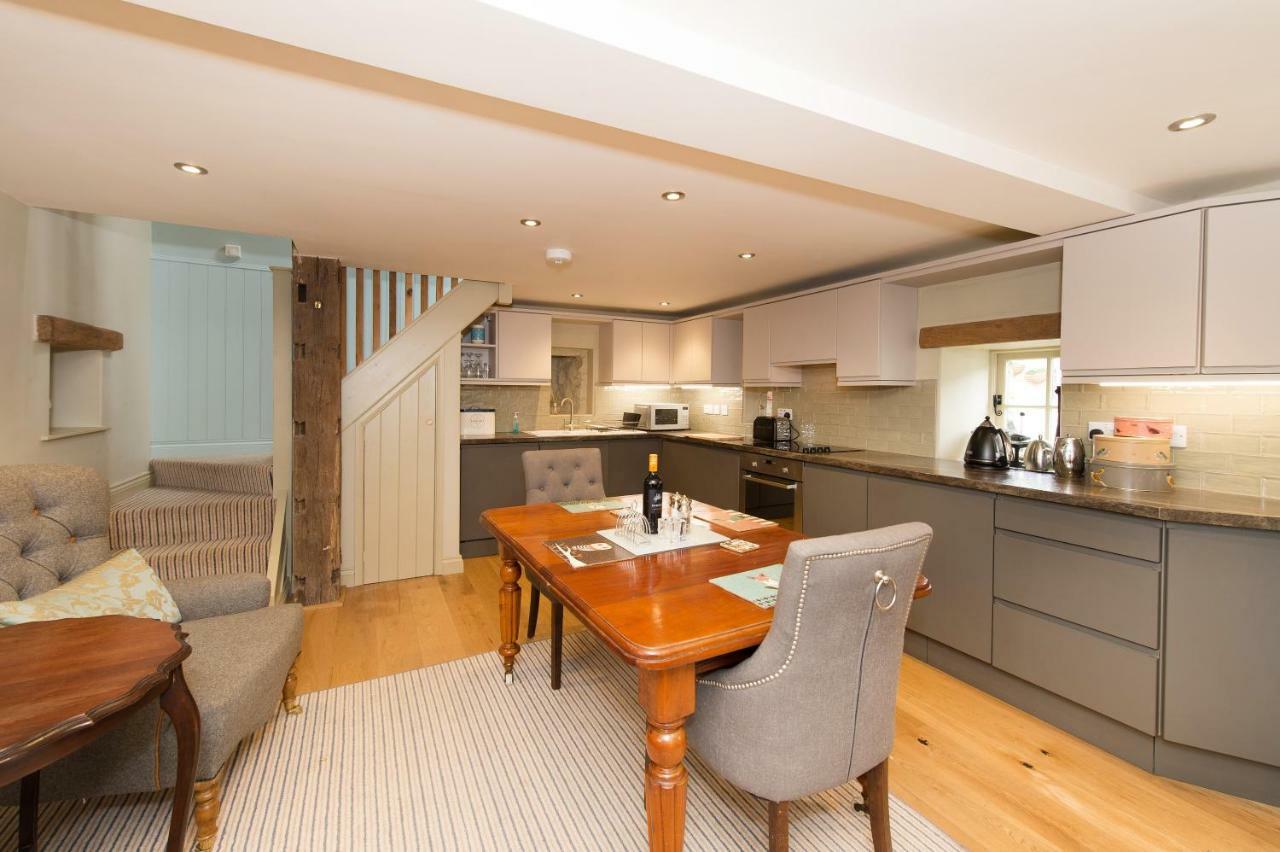 The Coach House Villa Whitby Bagian luar foto